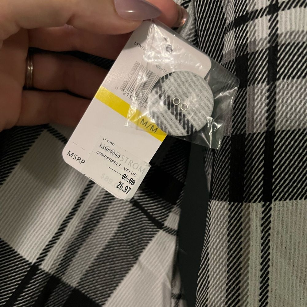 B&W Laundry Blouse - Picture 5 of 6